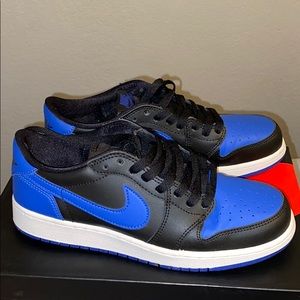 Black Nike Jordan 1’s